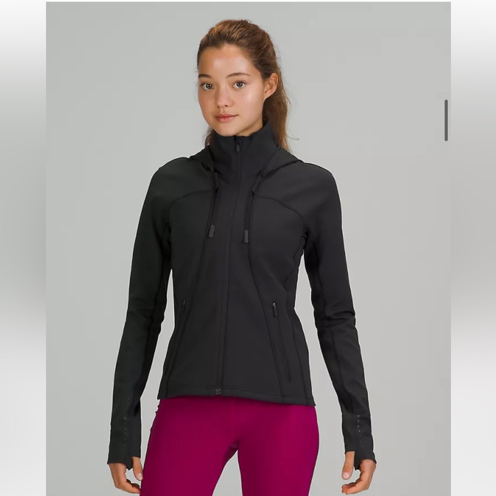 NWT Lululemon women’s Rain Repellent running jacket